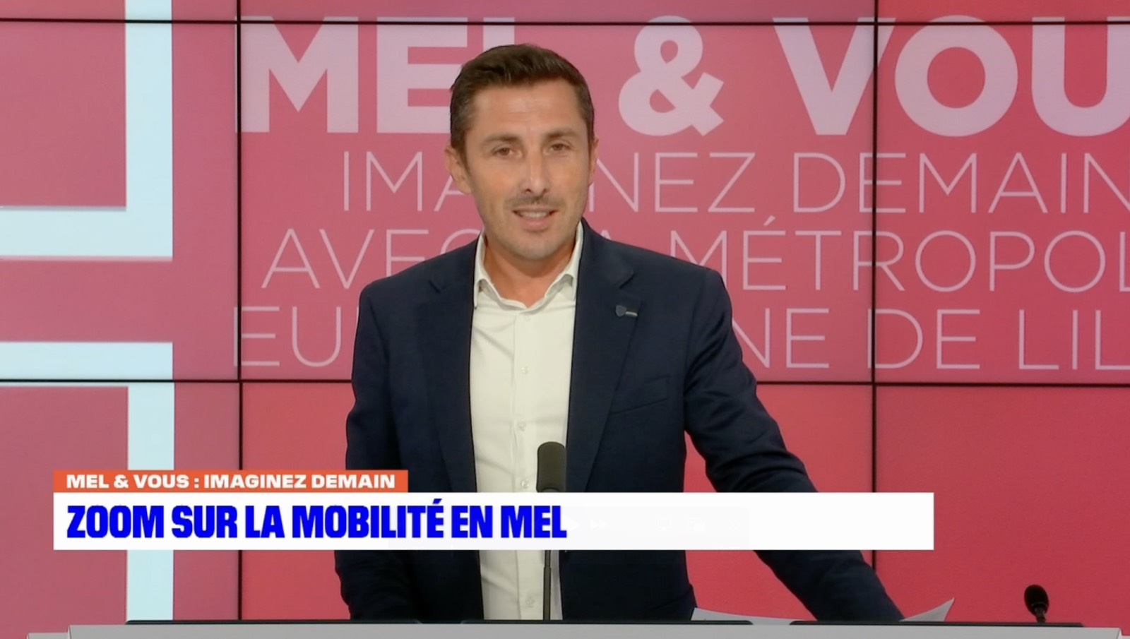 José Freitas présentant l'émission « MEL & Vous » en plateau